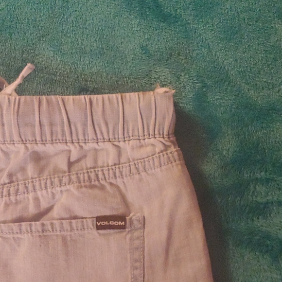 ❤︎ VOLCOM ❤︎ Sunday Strut Shorts - Picture 5 of 5